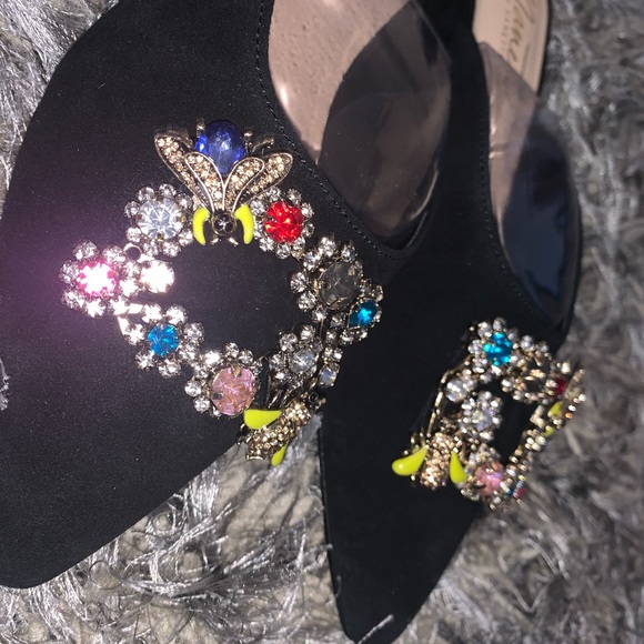 flats with flower and bee embellishments - Picture 2 of 2